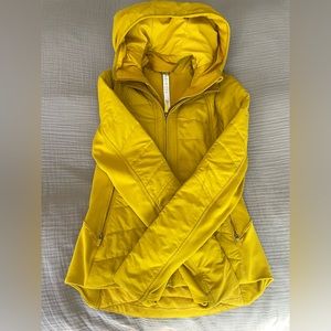 Lululemon Another Mile Jacket Honeycomb color Size 4